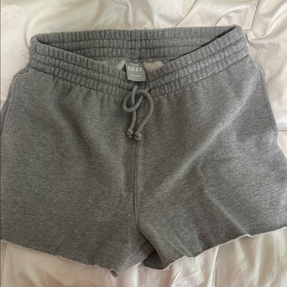 Aritzia TNA Boyfriend swear shorts